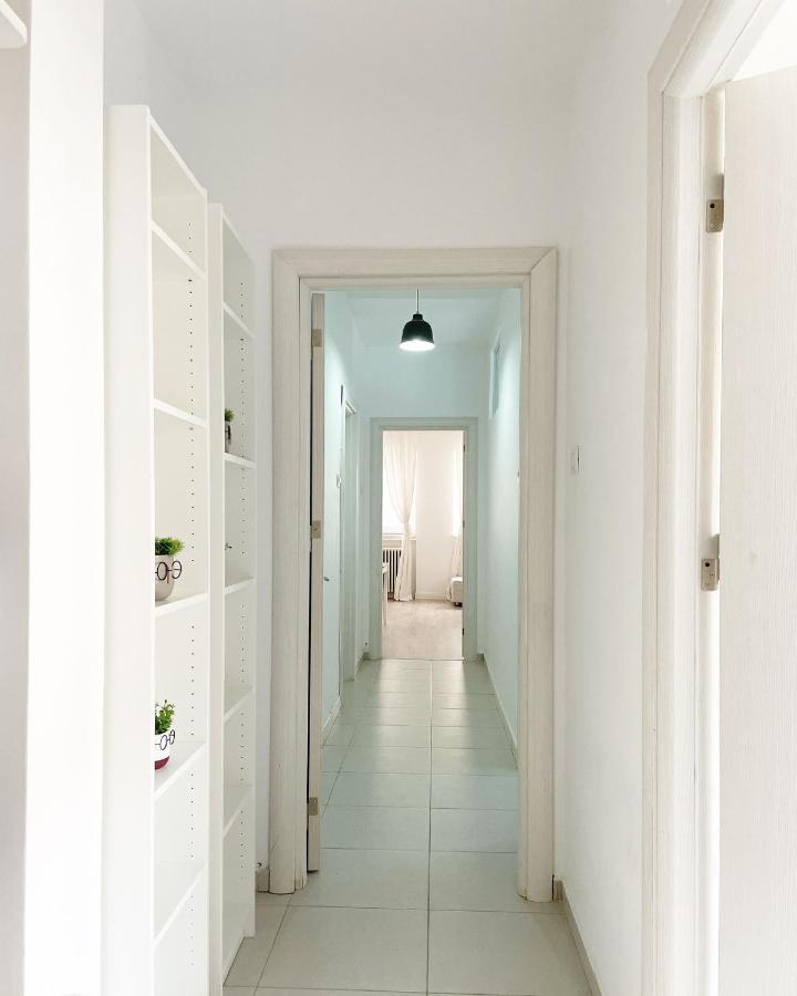 בוקרשט White Apartment מראה חיצוני תמונה